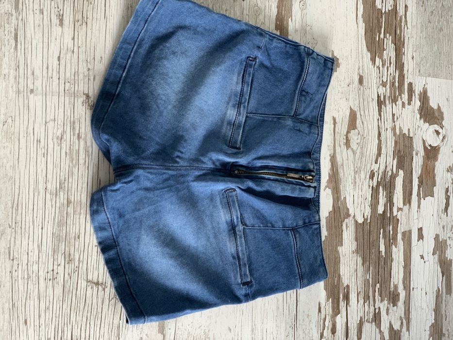 Calções subidos Bershka