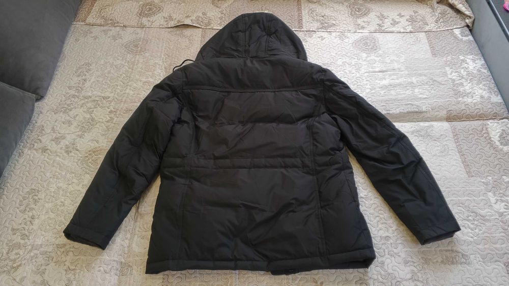 Зимова куртка пуховик