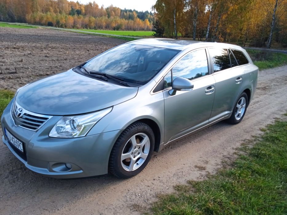 Sprzedam Toyotę Avensis