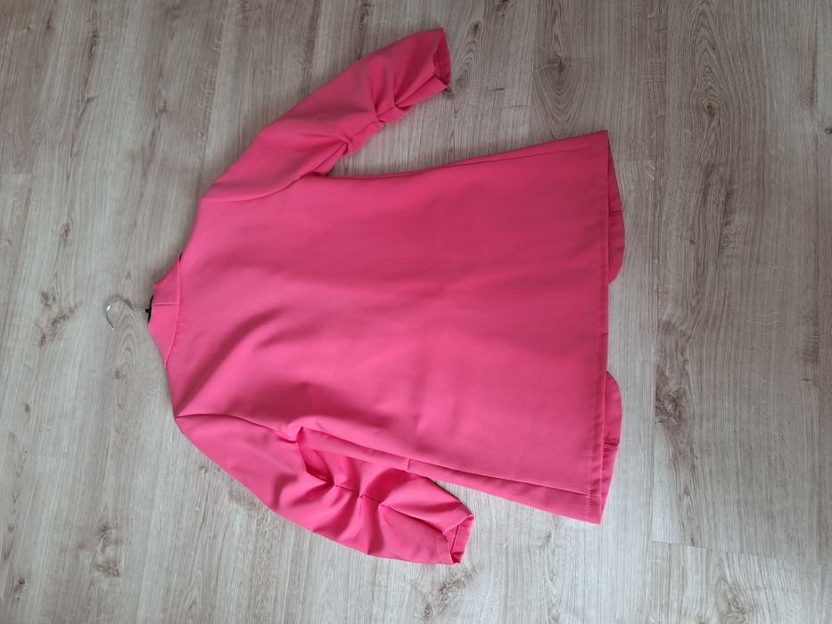 Rozowy garnitur damskie