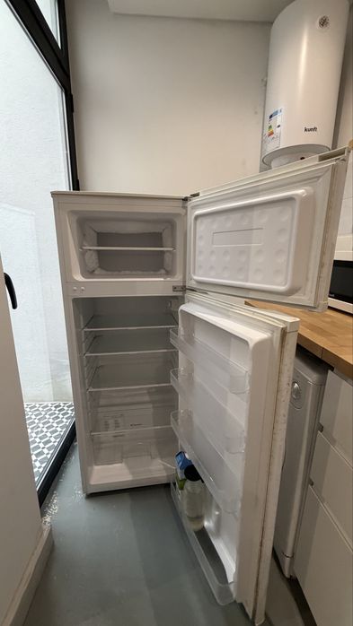 Frigorífico a trabalhar na perfeicao