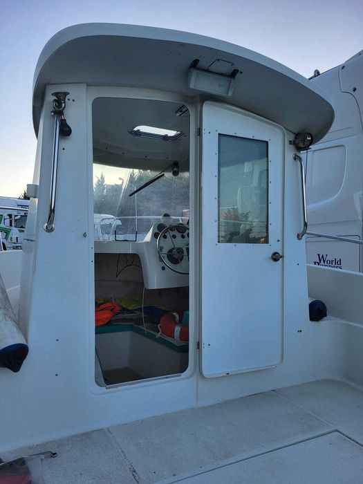 Embarcação Dell Quay Bom estado 8 lugares com reboque