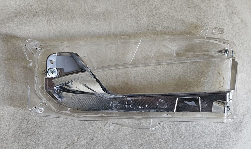 Оригинальные противотуманки Lexus  NX 300