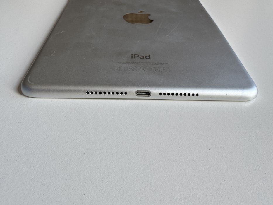 IPad mini 4  16GB silver