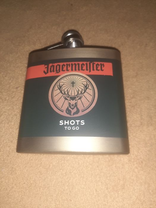 Piersiówka jagemaister