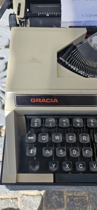 Máquina Escrever  Gracia de Luxe– IMC Spa, Made in Italy– Portátil com