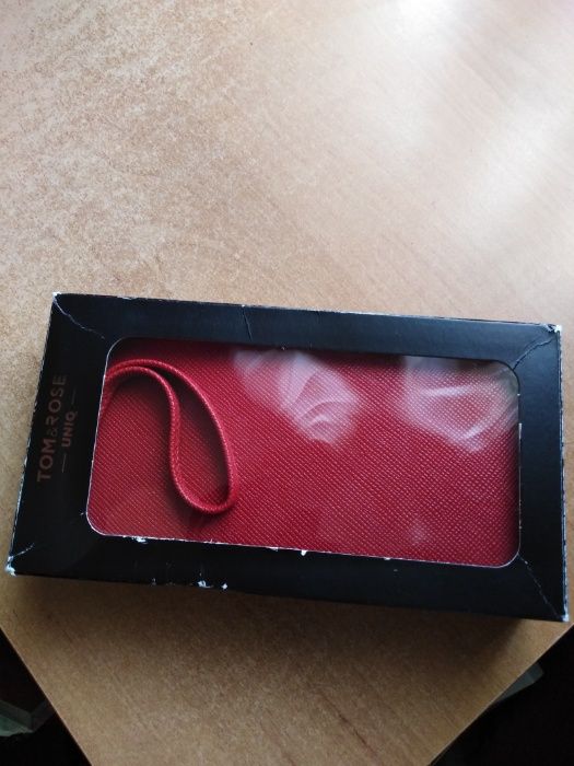 Nowy czerwony portfel