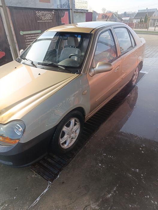 Автомобіль Geely MR