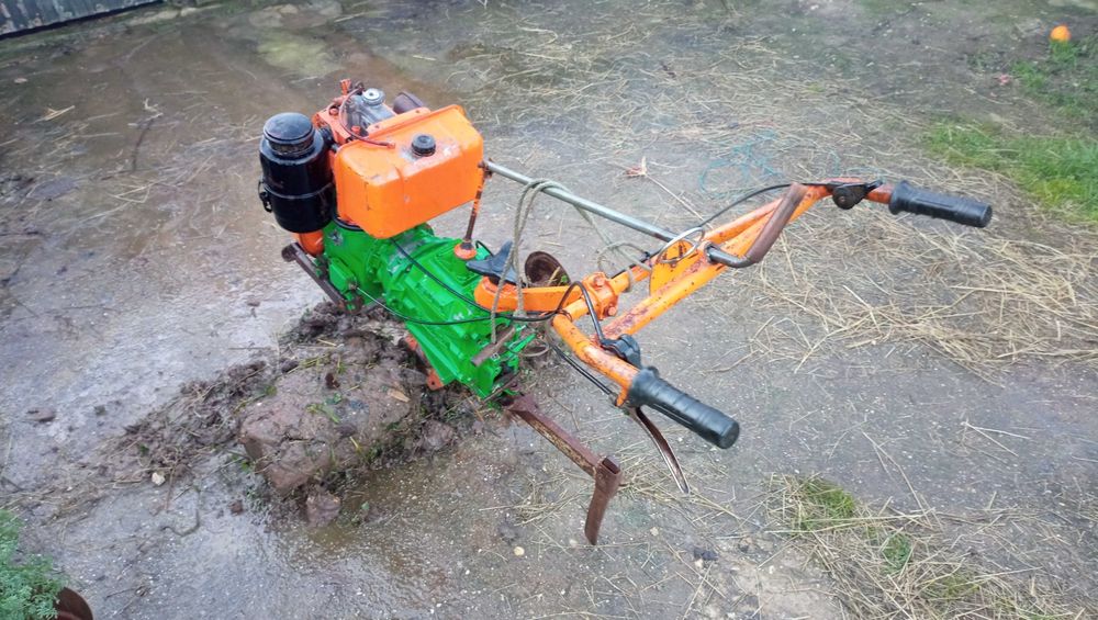 Motoenxada lombardini 14 cv