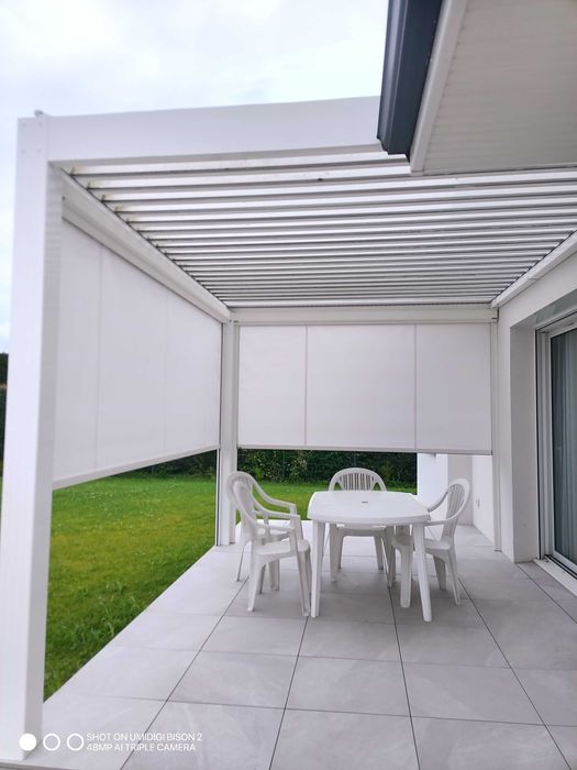 PERGOLAS BIOCLIMATICAS COM LAMINAS MOTORIZADAS