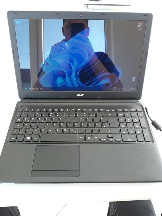 Продам ноутбук Acer Aspire  E1-522