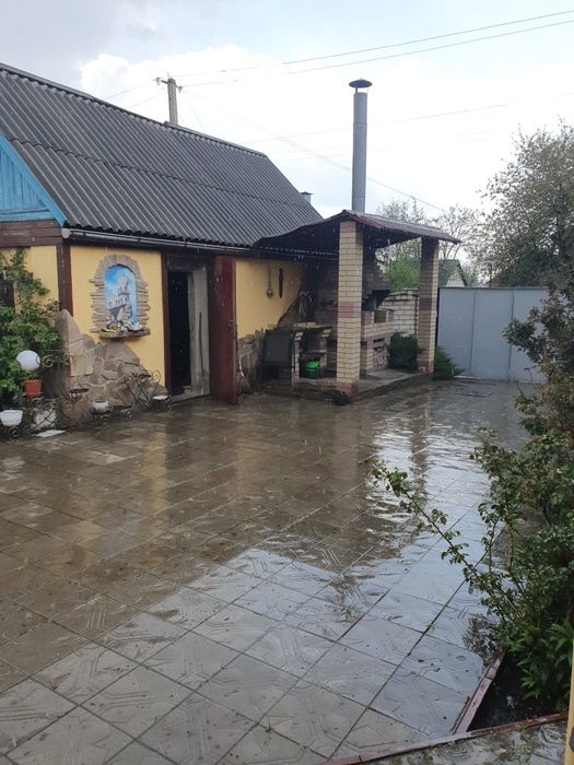 Продам дім в Ізюмі,з ремонтом,,90 кв.