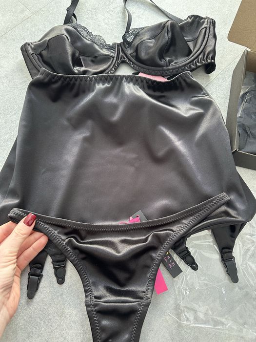 Комплект білизни з пяосом українського бренду Yesundress