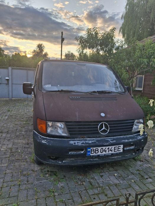 Mercedes   Vito .