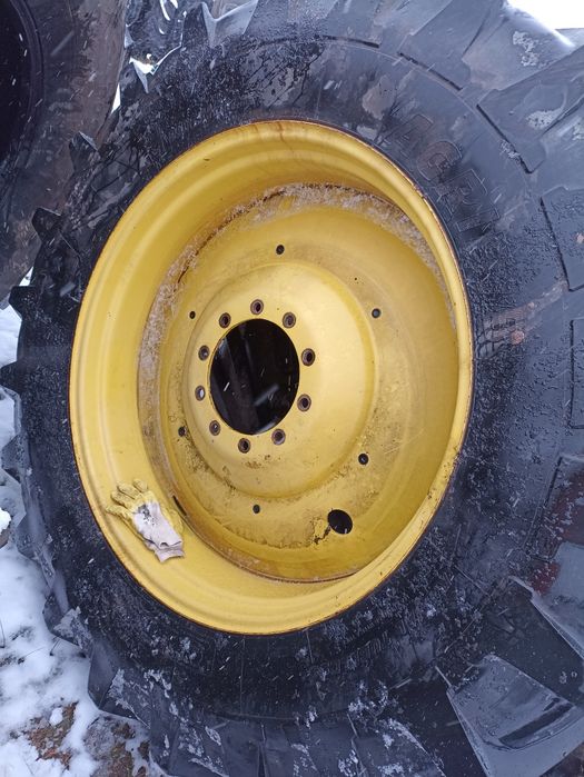 Para koła felgi R42 John Deere 20.8 (520/85) Fi28cm x 10szpilek pełne