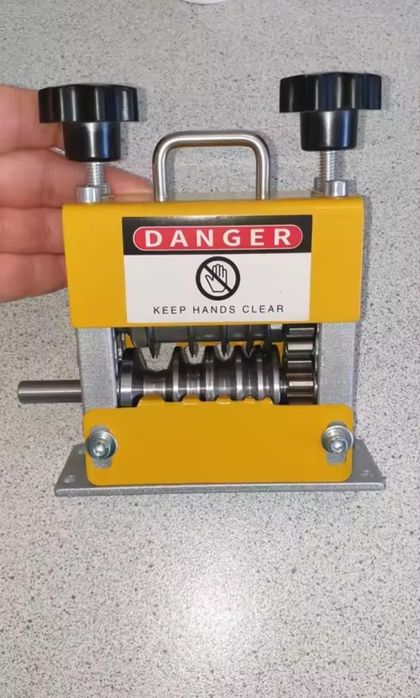 Máquina descarnar fio