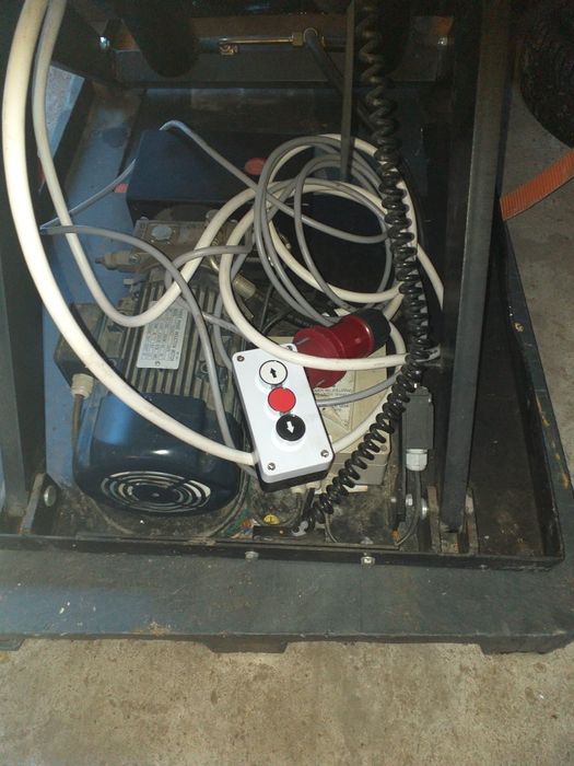 Stół hydrauliczny, stół warsztatowy
