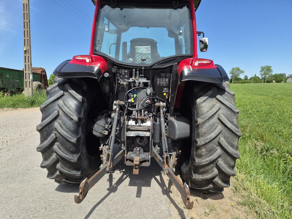 Valtra A 134 . Tuż Niski przebieg.Pneumatyka .   Okazja.