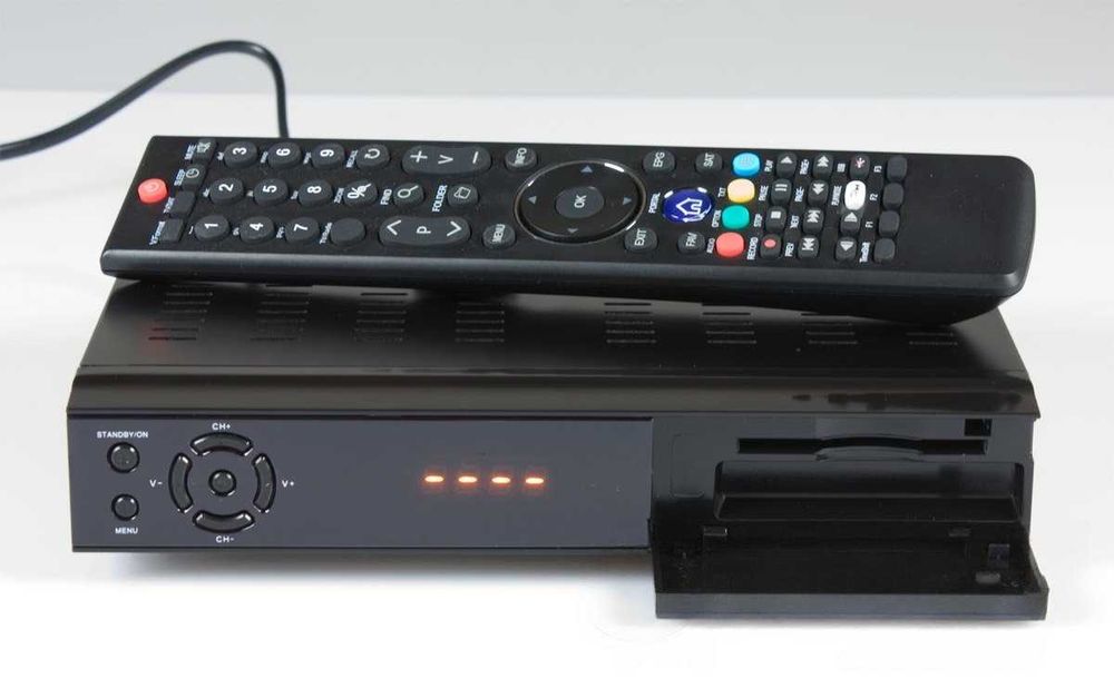 Ресивер тюнер Amiko SHD 8900 Alien (Spark / Enigma 2) + пульт