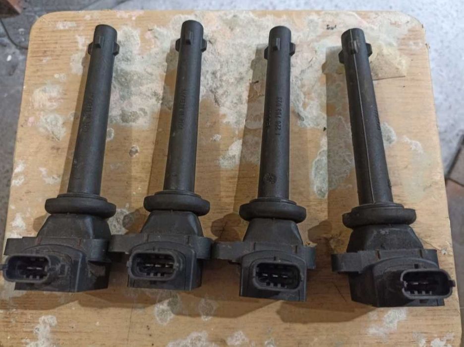 Nissan Micra Катушка запаленя 0 221 504 017 BOSCH