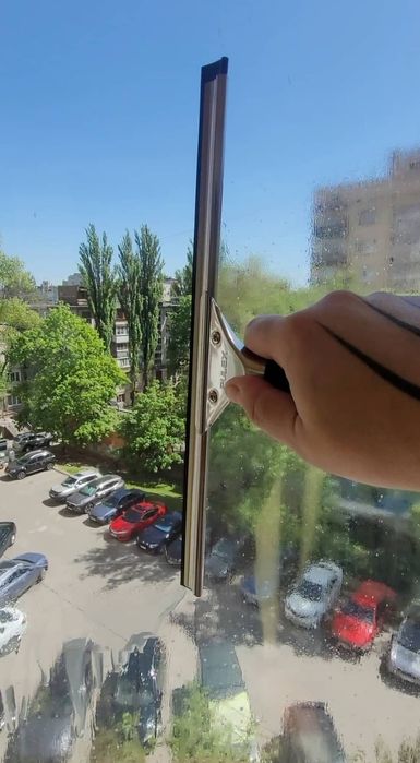 Пропоную миття вікон, прибирання