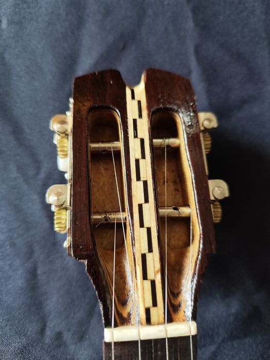 Belo cavaquinho NOVO , Minhoto , construído em wenguê,  .