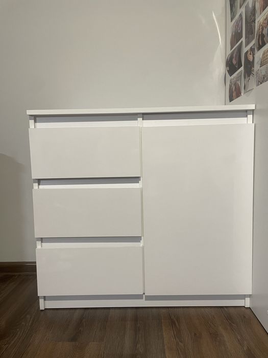 biala komoda z szufladkami