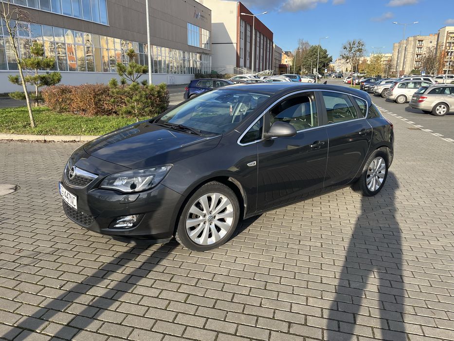 Opel Astra J 2010r 1.6 bezyna