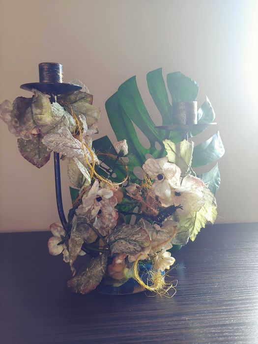 Świecznik metalowy ozdobny