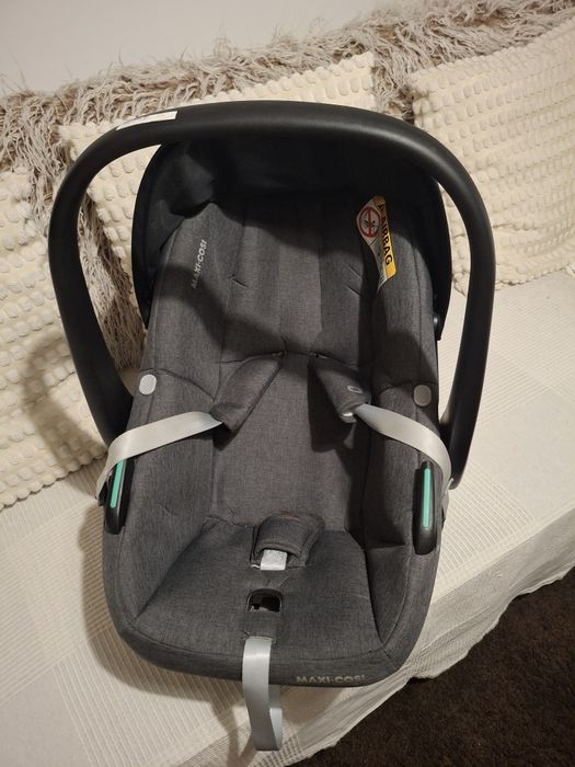Conjunto Maxi-Cosi – Carrinho Zelia S + Base Isofix FamilyFix3