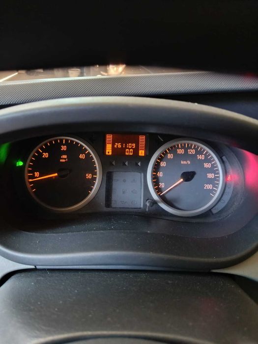 Opel vivaro 2011