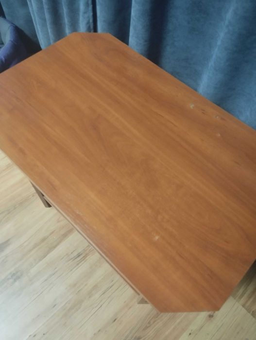 Продам б/у столик