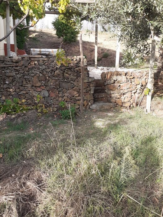 Fabulosa propriedade composta por casa, terrenos e nascente de agua