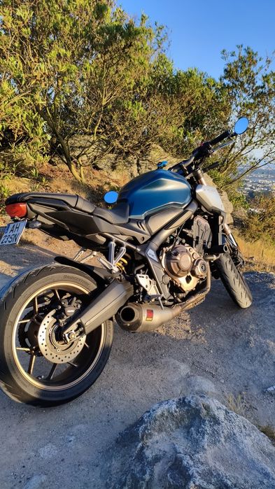 Honda.  CB650  R