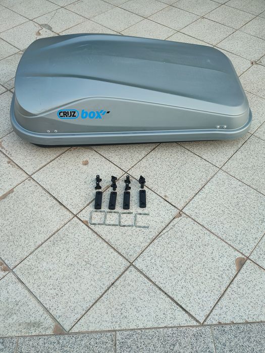 Bagageira de máximo 50kg (320 litros)
