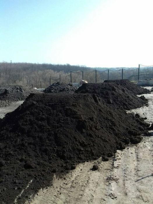 Плодородний чорнозем грунтосуміш земля