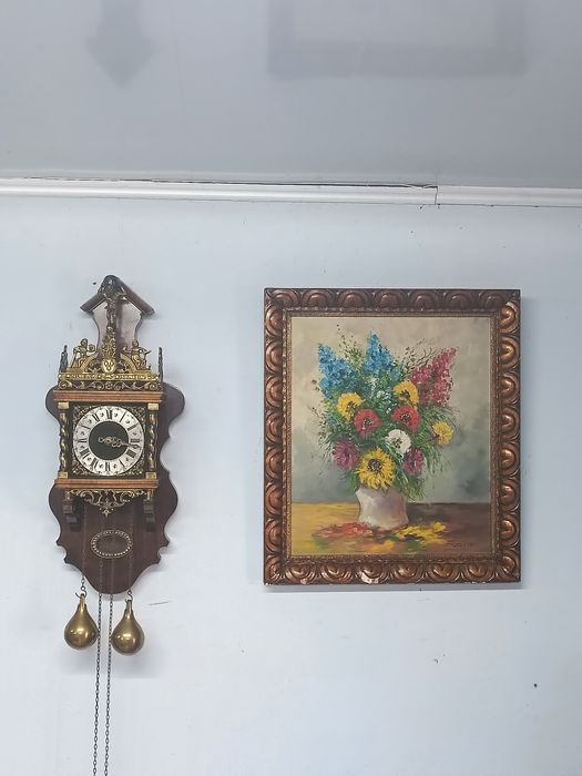 Старовинний настінний механічний годинник