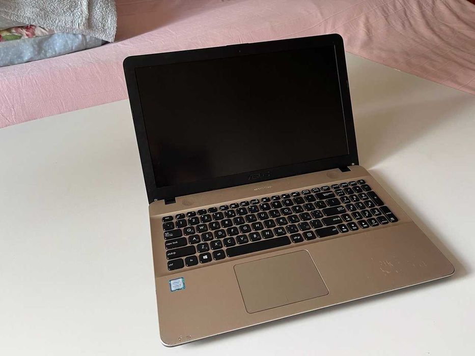 Ноутбук ASUS R541U