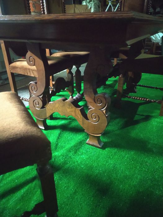 Mesa de jantar antiga