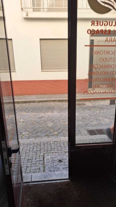 Loja para Serviços e Comercio- Centro de  Esposende