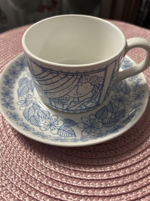 Boro filizanka ze spodkami szwedzka