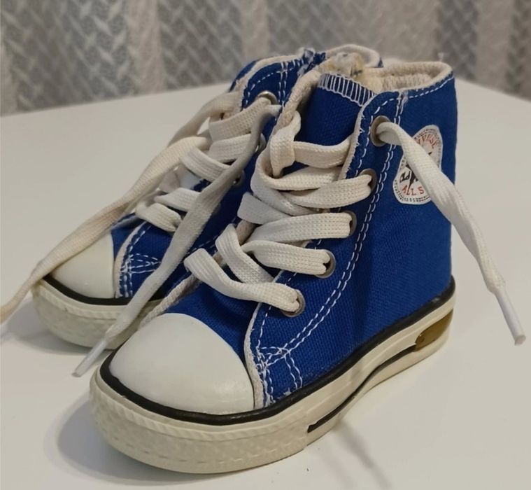 sneakersy Converse rozm. 19