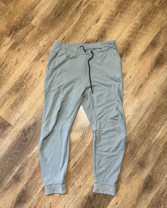 Продам штани NIKE Tech Fleece Jogger