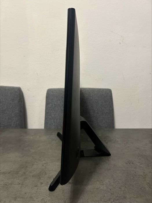 Monitor Samsung 24″ Full HD Curvo – Bom Estado