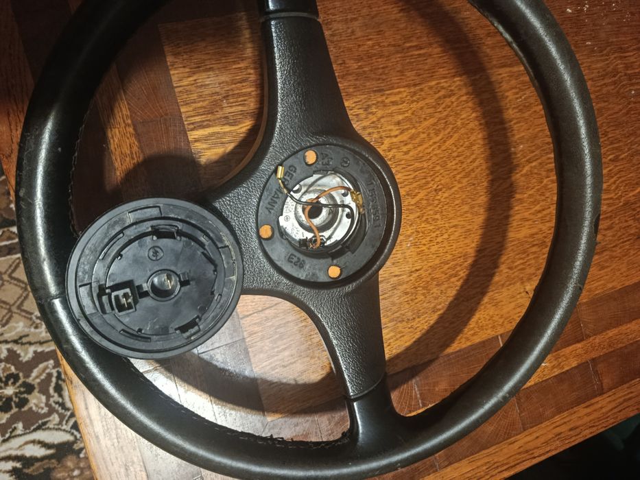 Продам кермо bmw e12 e28 e30 e32 e34 e36