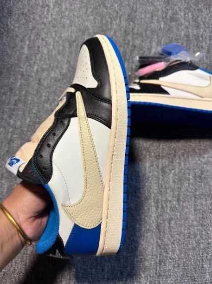 Jordan 1 Retro Low OG SP Fragment x Travis Scott R.44
