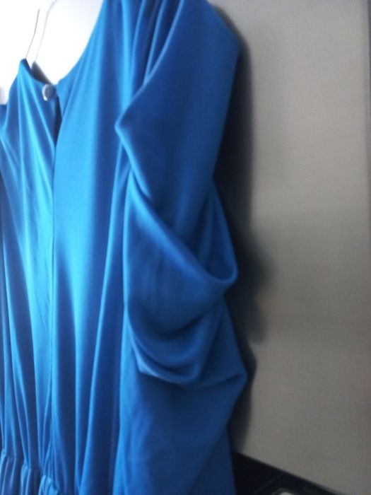 Vestido drapeado azulão para cerimónia