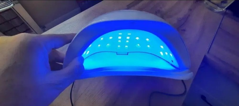 Лампа для манікюра