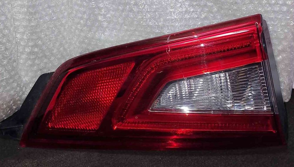 Farolim da Mala Direito - NISSAN QASHQAI II