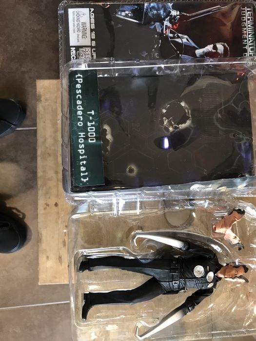 Figura Neca terminator t 1000 pescador hospital
